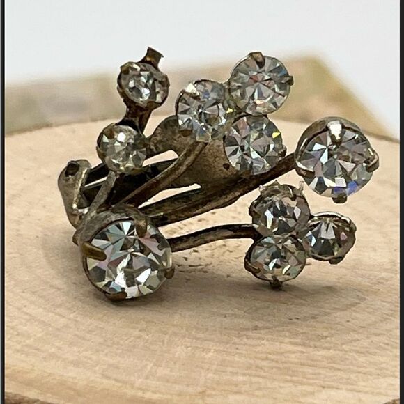 Vintage Clear Rhinestone Clip-on Earrings - Picture 3 of 10